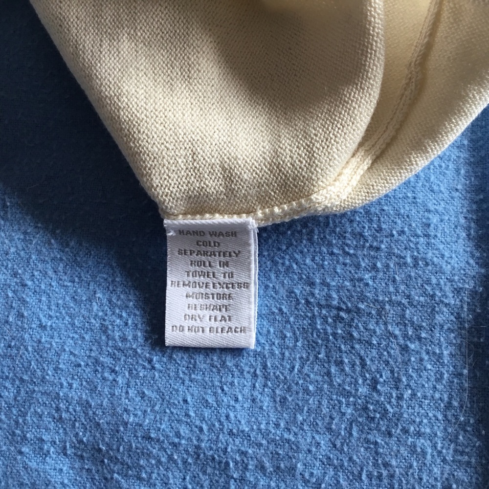 Sweater - Picture 5 of 6